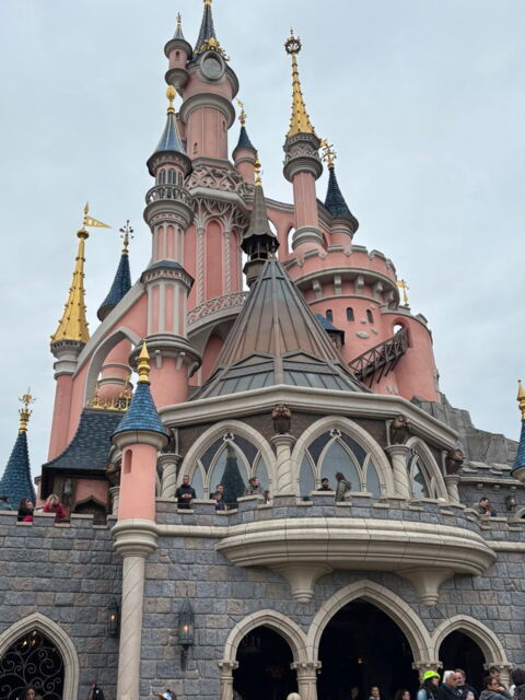 Das ikonische Schloss im Disneyland Paris