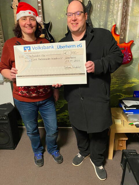 Spendenübergabe DRUM-Workshop