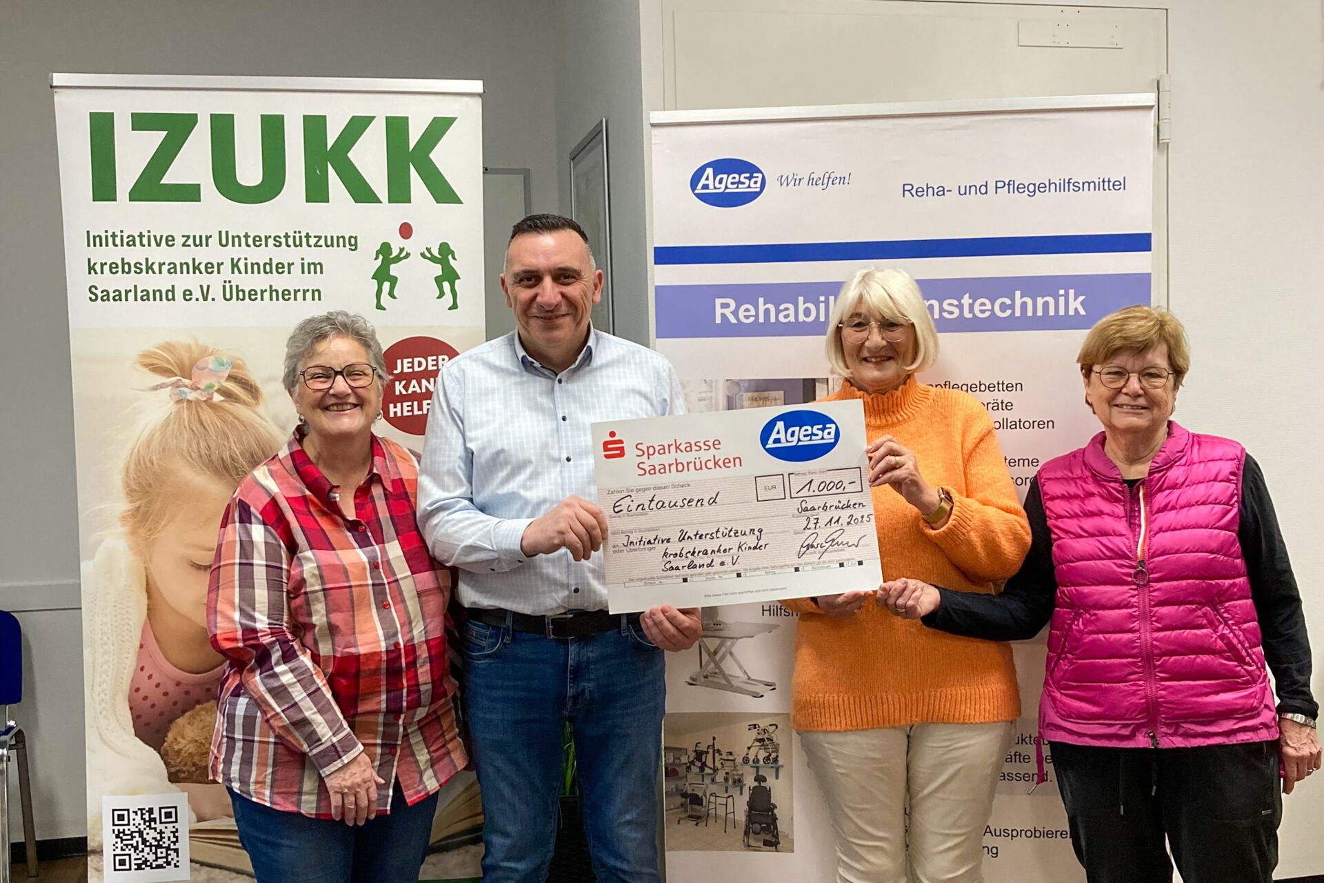 Spendenübergabe Firma Agesa an IZUKK